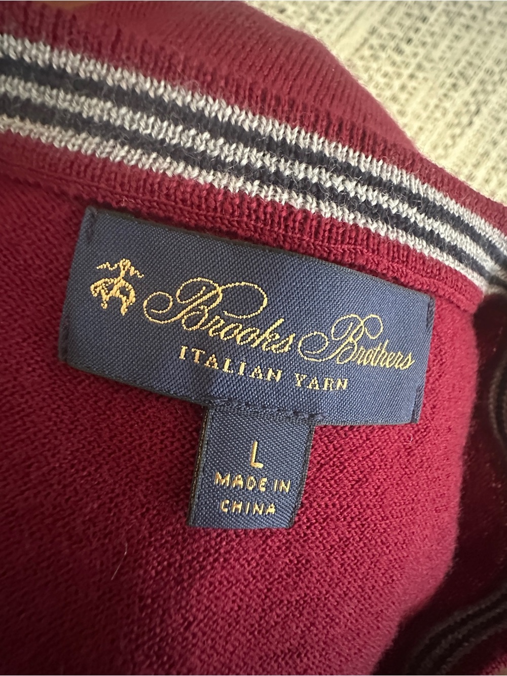 Brooks Brothers Merino Wool Italian Yarn V-Neck Sweater Mens Large - Picture 3 of 4